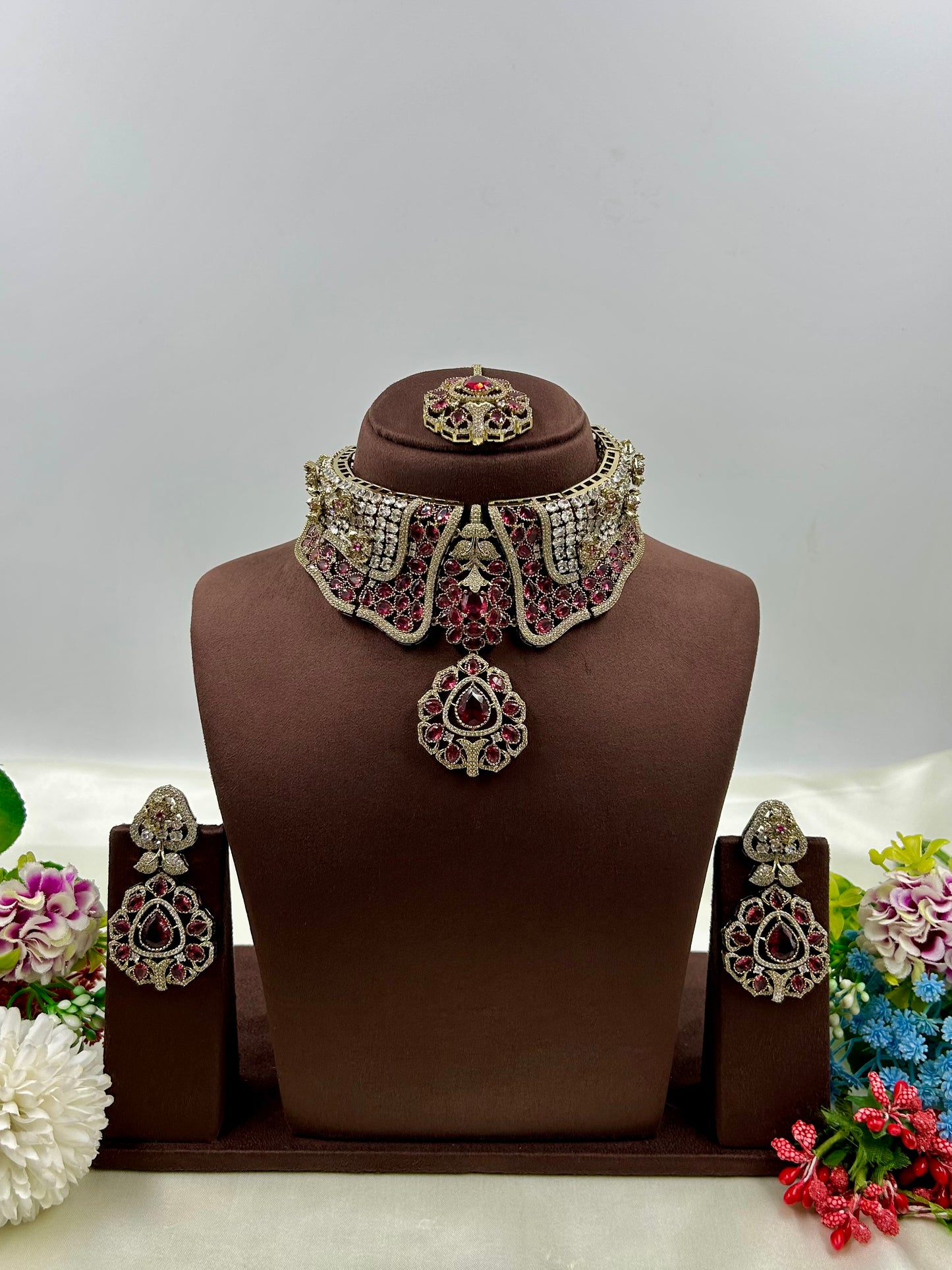 Haya Victorian Choker Necklace Set