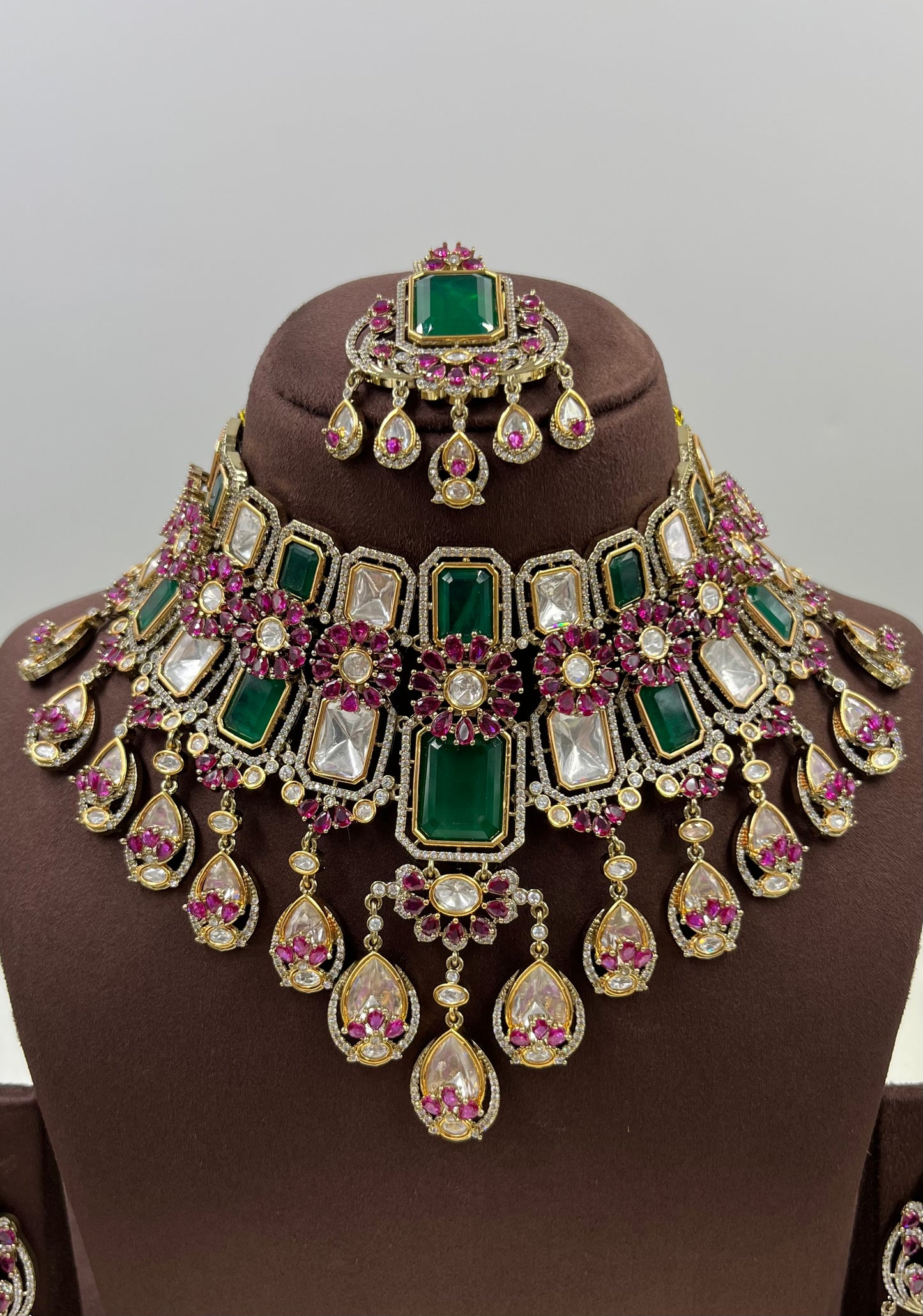 Zara Victorian Moissanite Choker Necklace