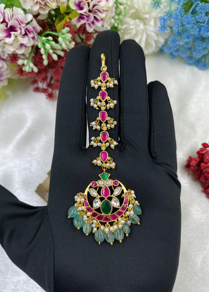 Priya Jadau Pachi Kundan Mang Tika