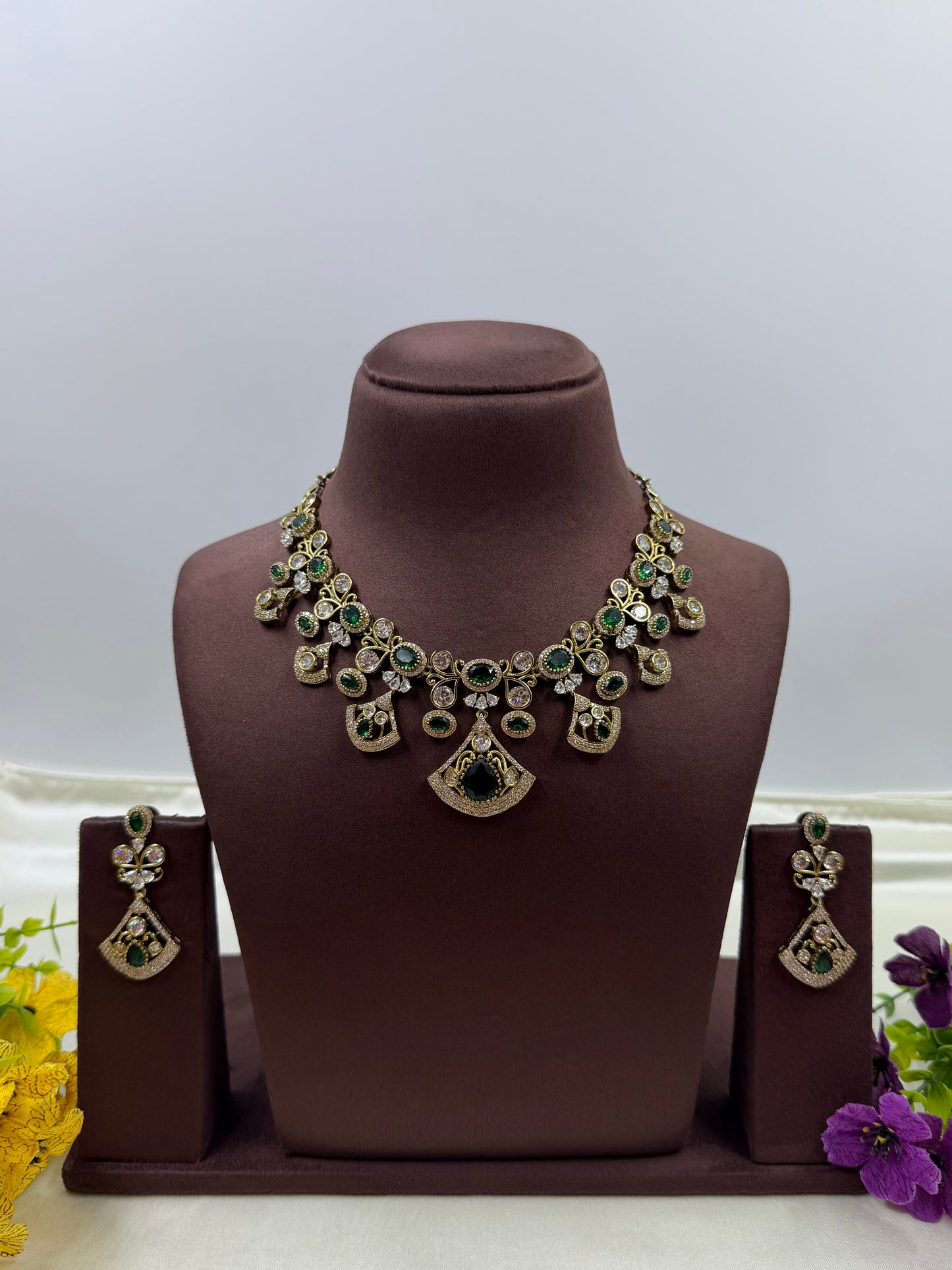 Prachi Premium Victorian Necklace