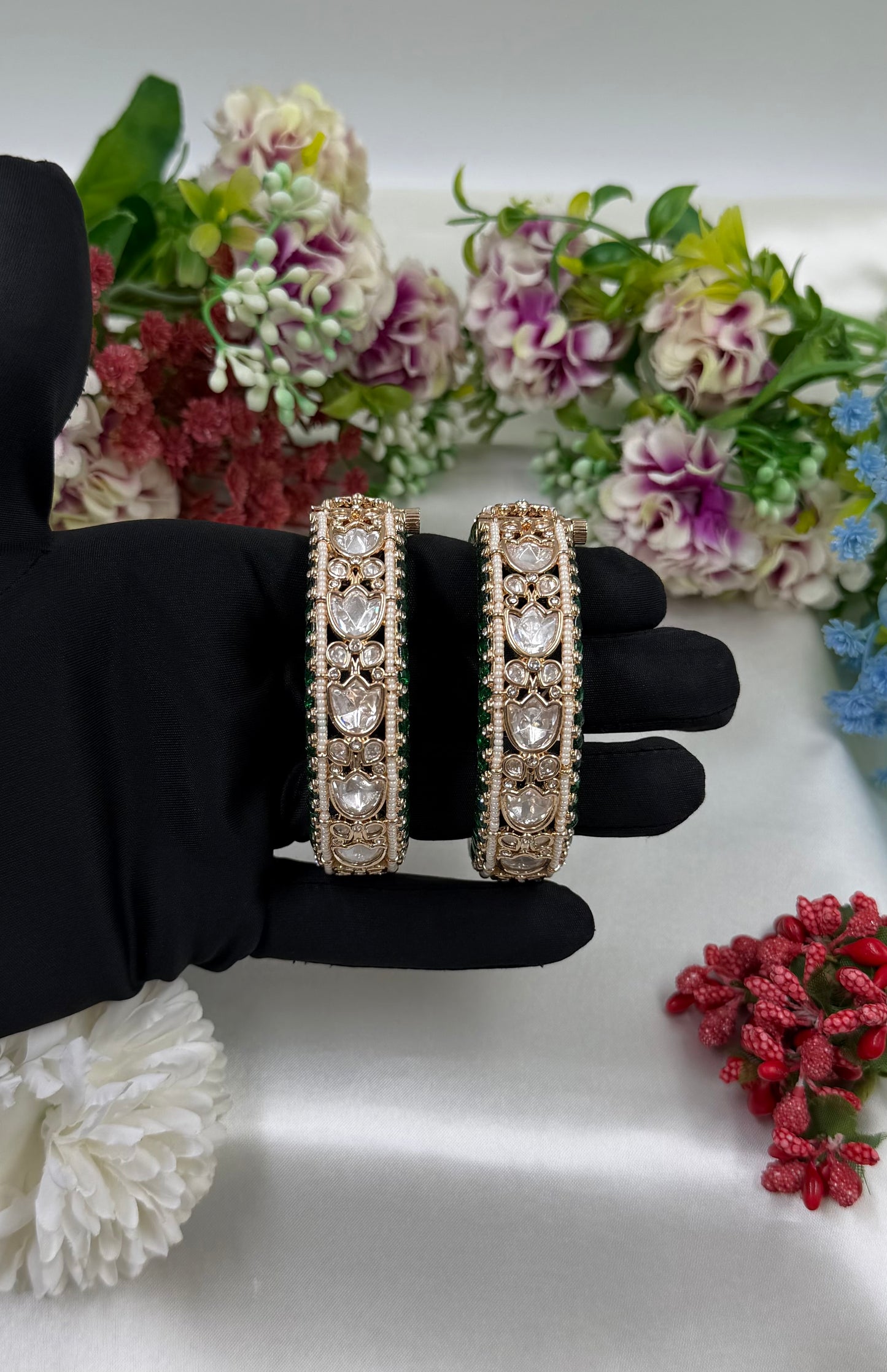 Shraddha Moissanite Bangle (Openable)