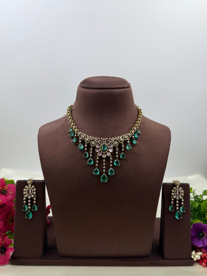 Grace Victorian Delicate Necklace Set