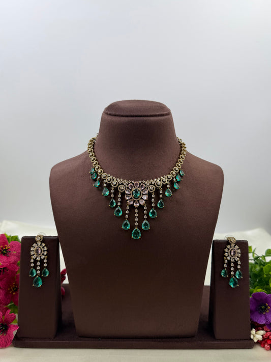 Grace Victorian Delicate Necklace Set