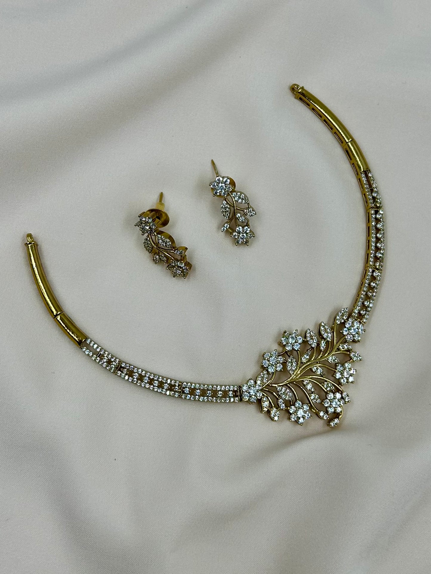 Traditional Hasli Necklace Set