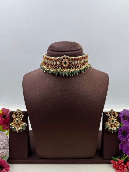 Sai Kundan Choker Set