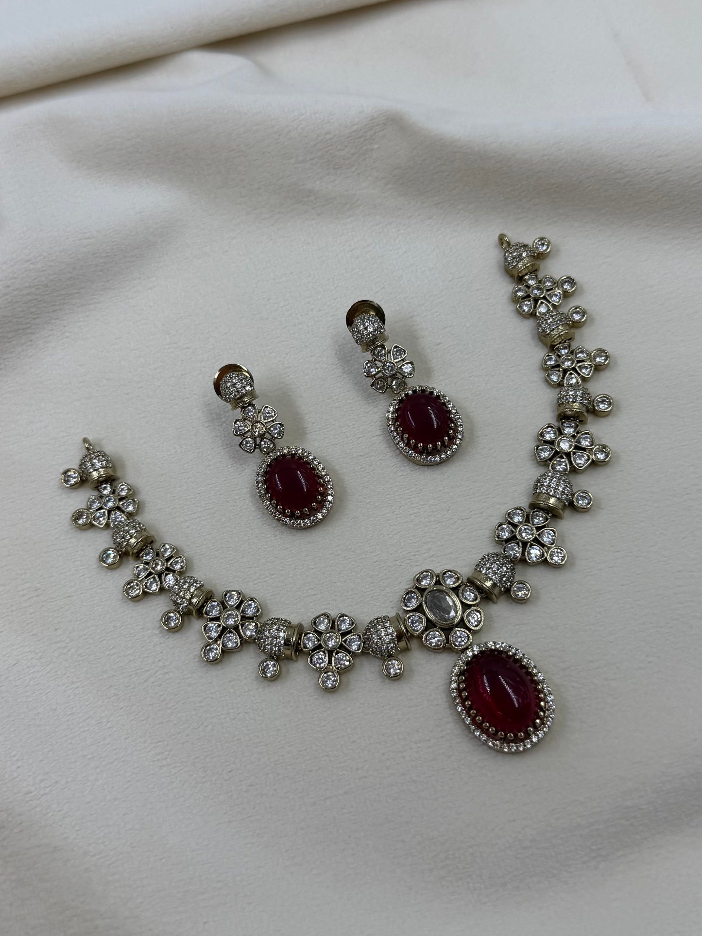 Anne Victorian Delicate Necklace￼