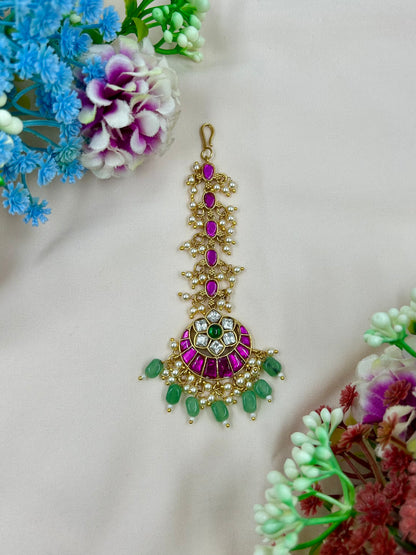 Bharti Pachi Kundan Mang Tika