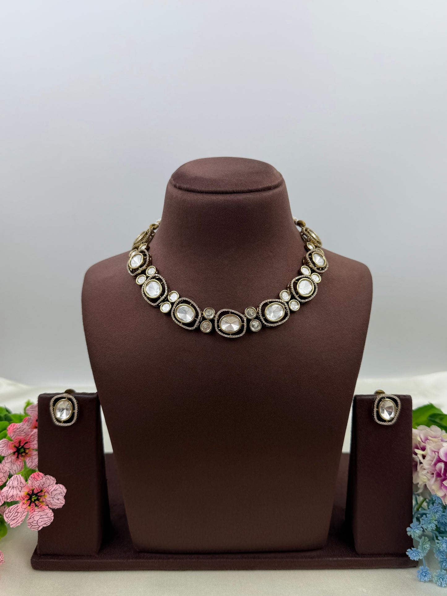 Nyra Premium Victorian Necklace Set