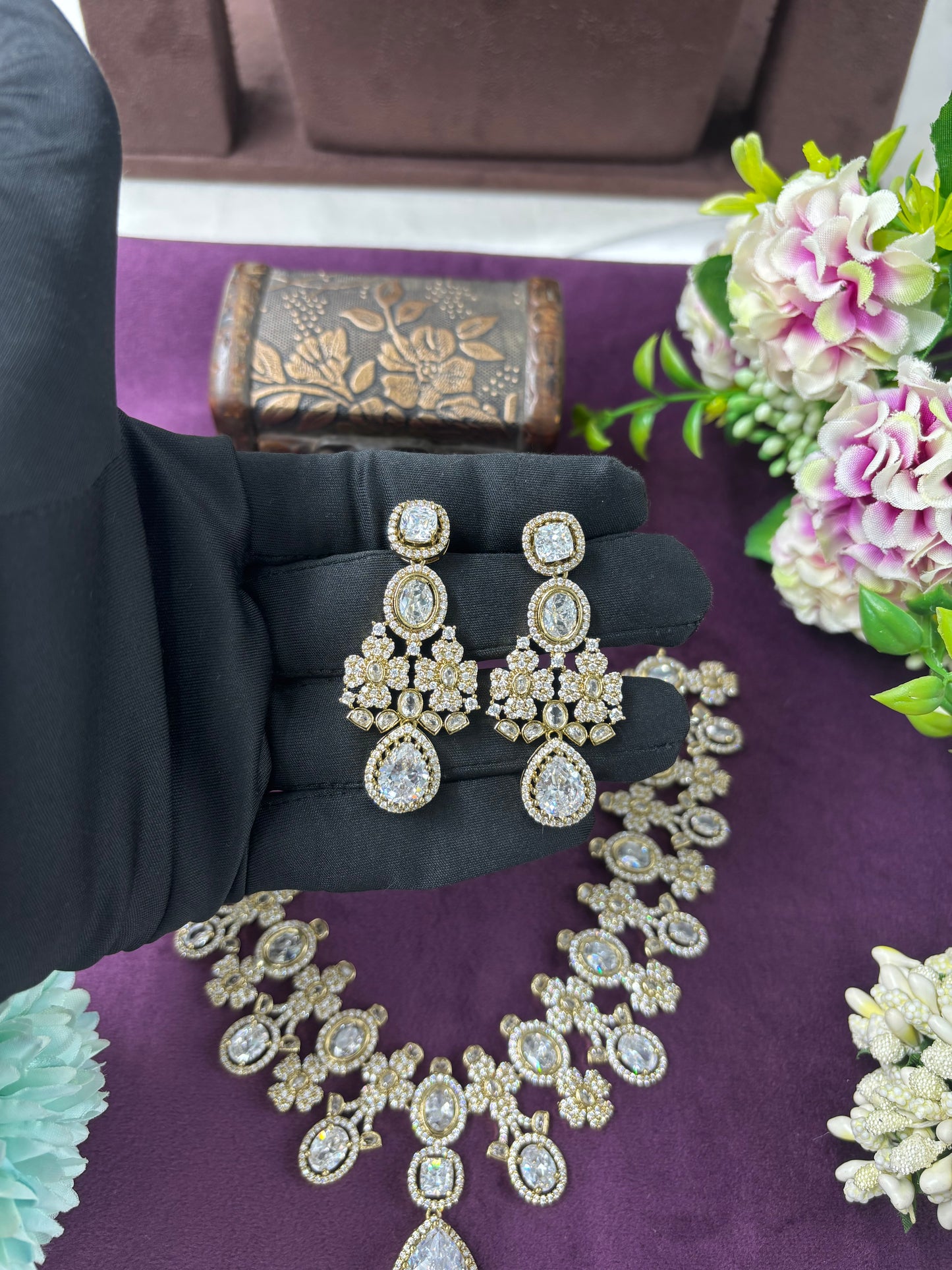 Era Regal Sparkle Victorian Necklace Set.