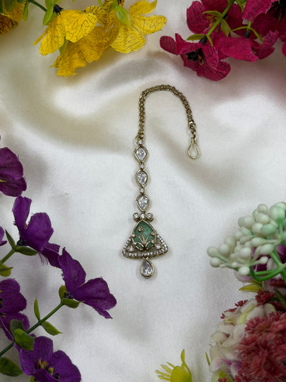 Manju Victorian Moissanite Mang Tika