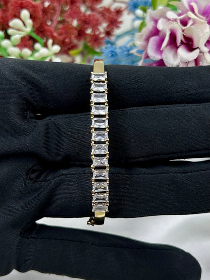 Shruti Victorian Bracelet (Openable)