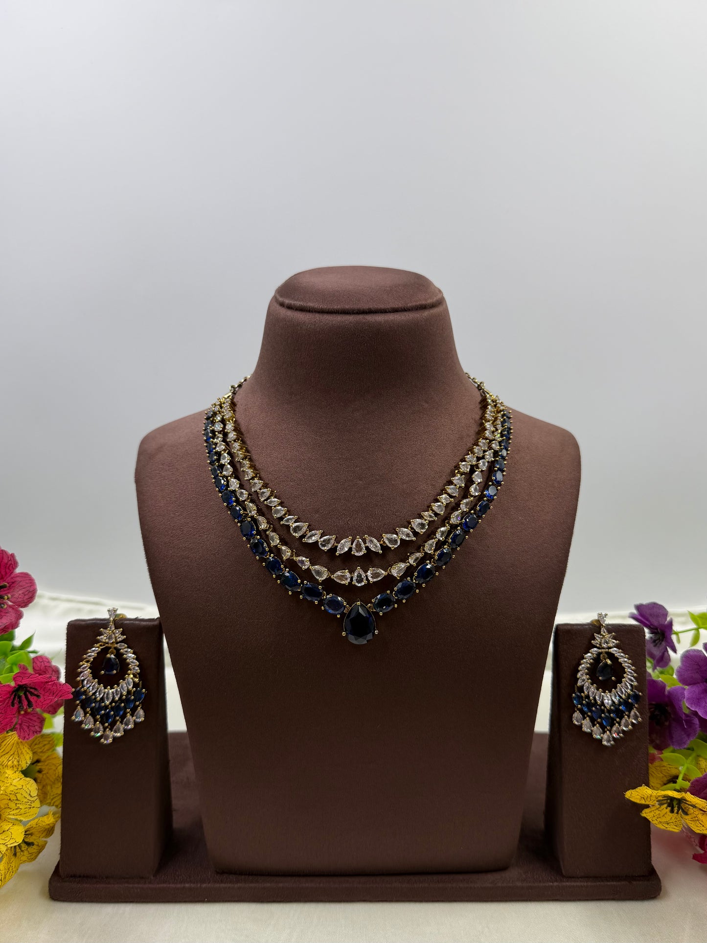 Samrudhi Victorian Three Layering Necklace