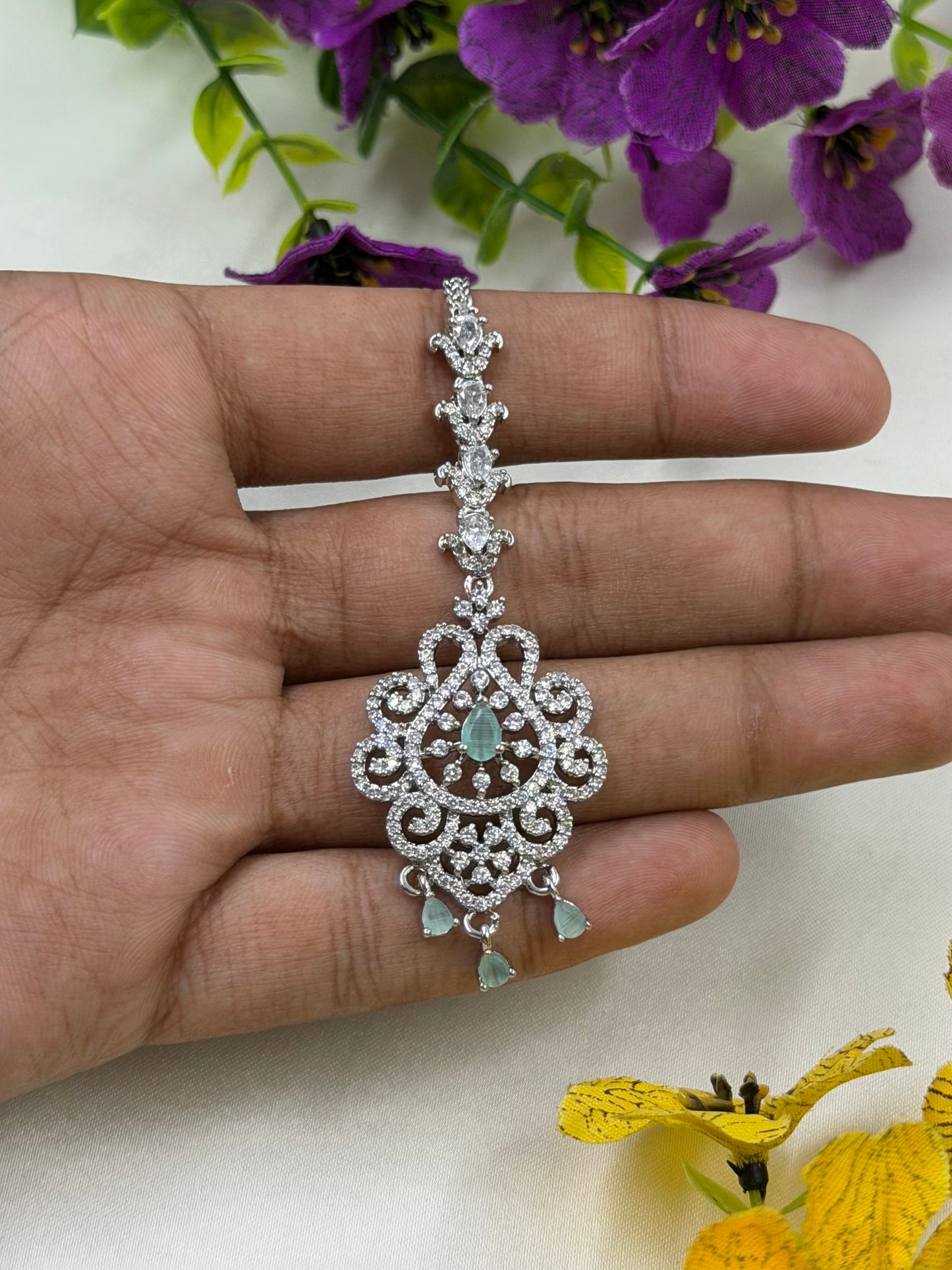 Kivya American Diamond Mang Tika