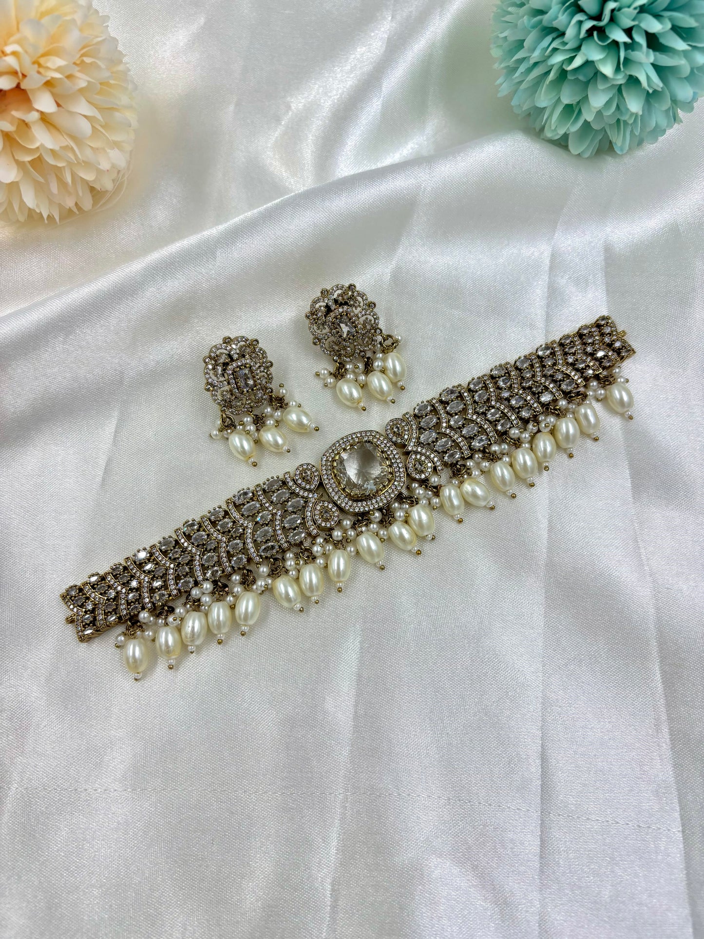 Sora Victorian Choker Necklace Set
