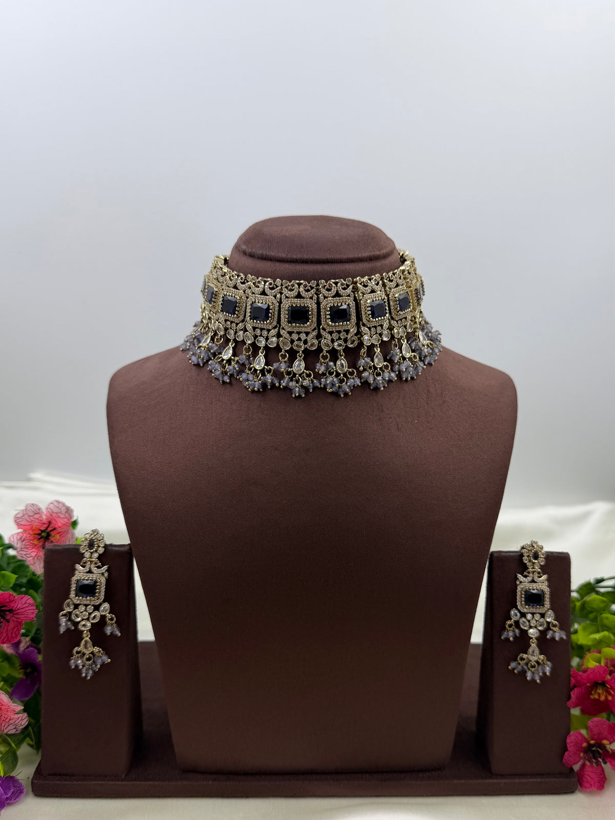 Bhavya Victorian Choker Necklace Set