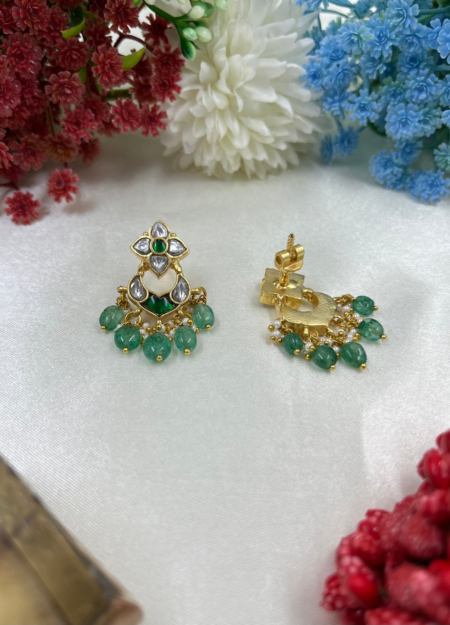 Sarika Jadau Pachi Kundan Earring