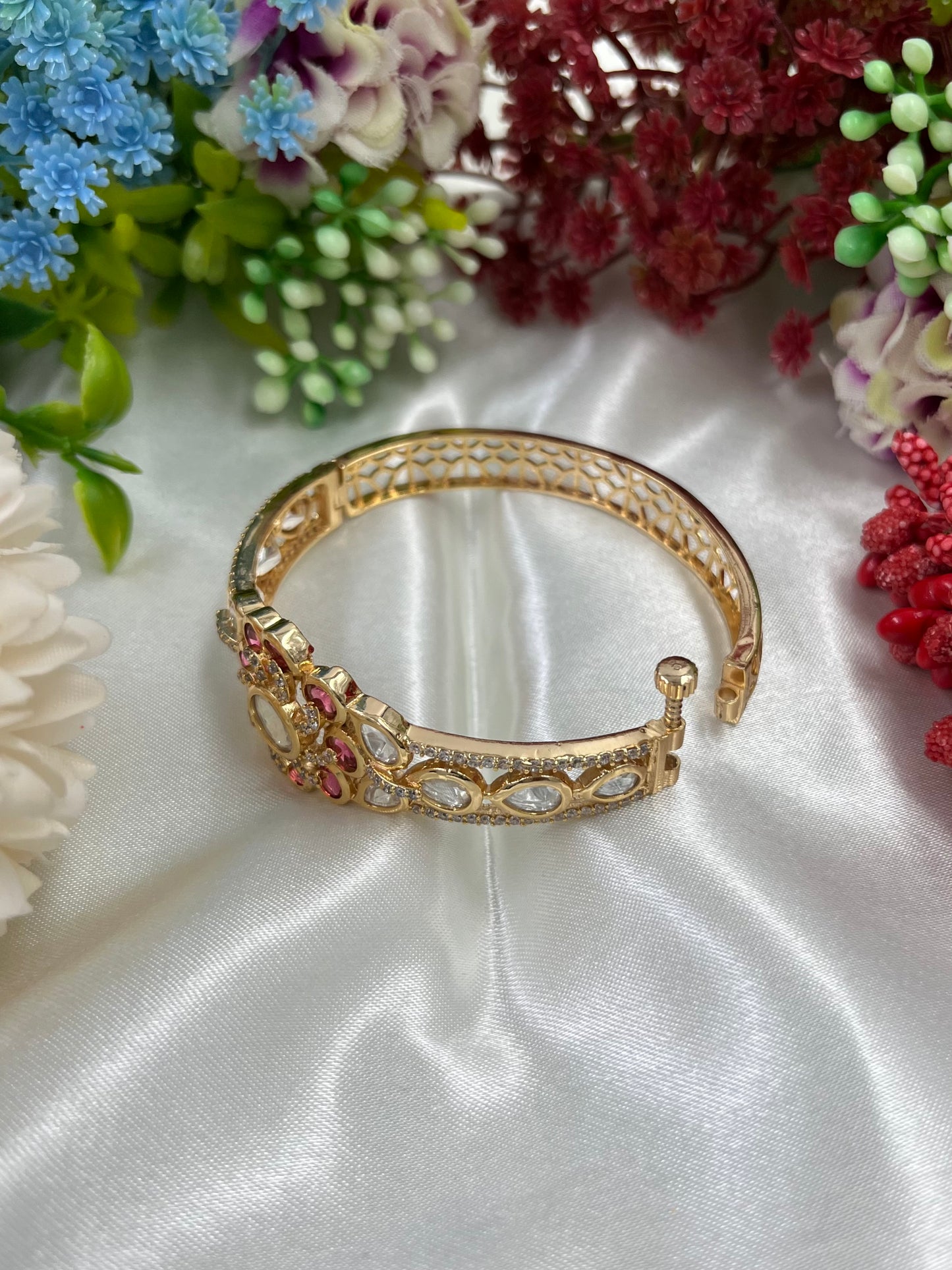 Lustra Moissanite Kundan Bracelet (Openable)