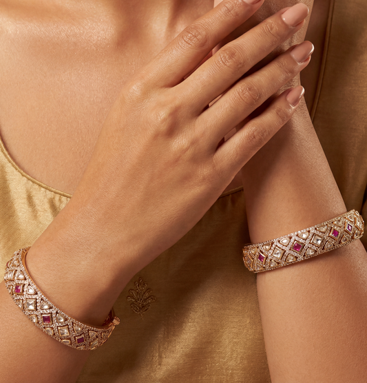 Valoura Moissanite Kundan Bangles