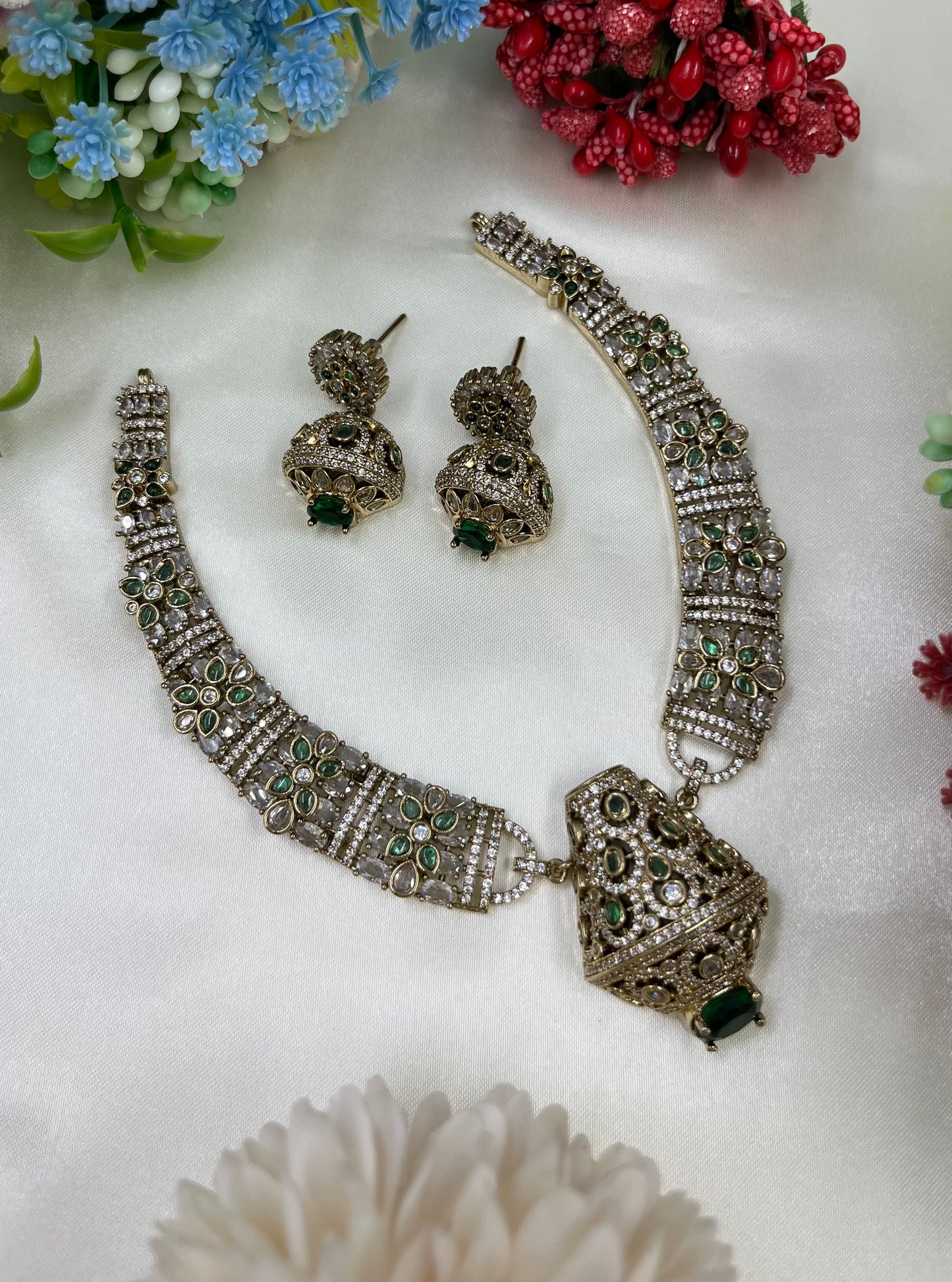 Prachi Victorian Necklace