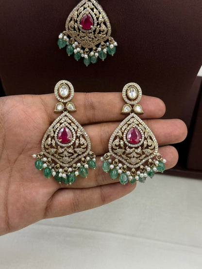 Vinita Victorian Hasli Necklace Set