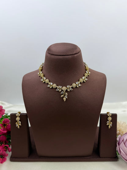 Avani Victorian Delicate Necklace Set