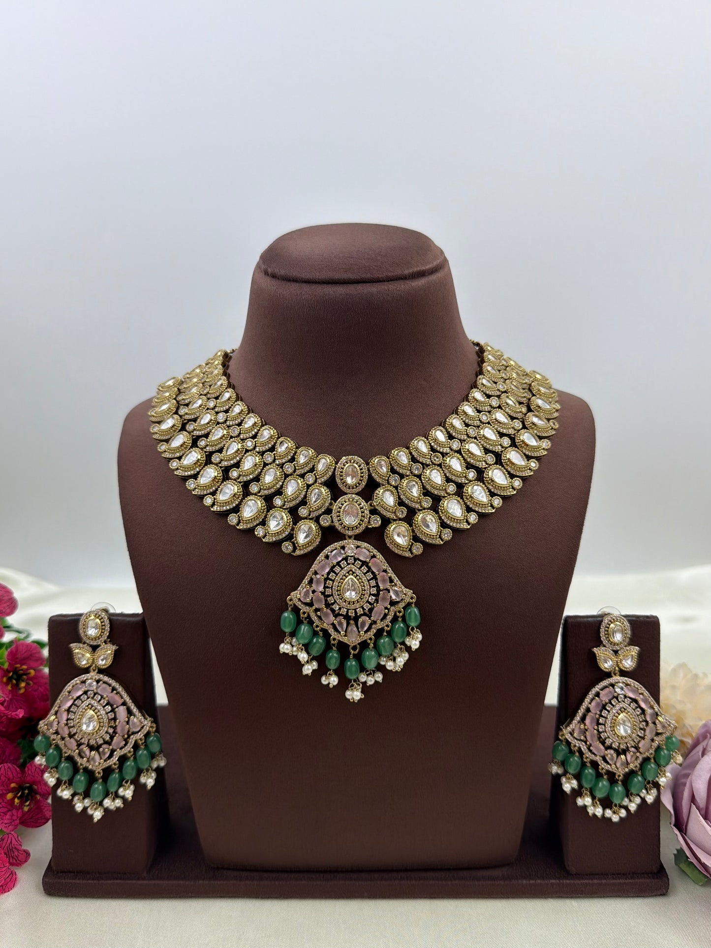 Vedika Premium Victorian Necklace Set