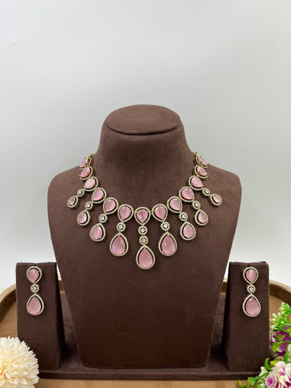 Droplet layering Victorian Neckless