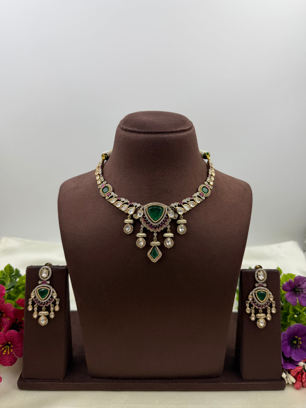 Ketaki Victorian Necklace Set
