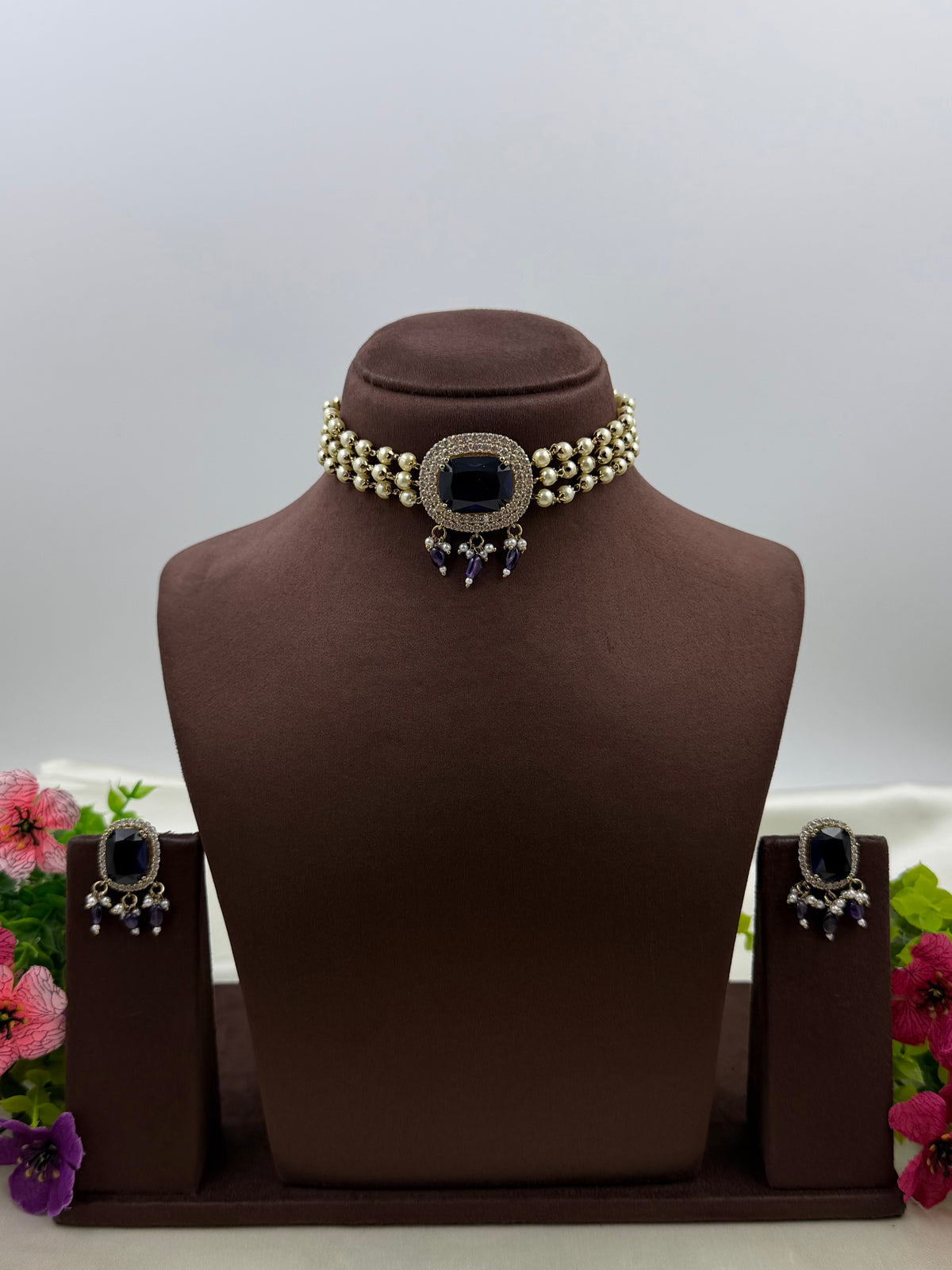 Saisha Victorian Choker Necklace Set