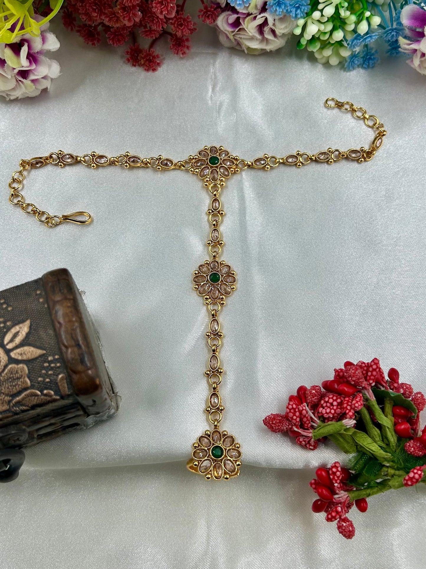 Mayuri Traditional Gold Hath Panja (One Pis)