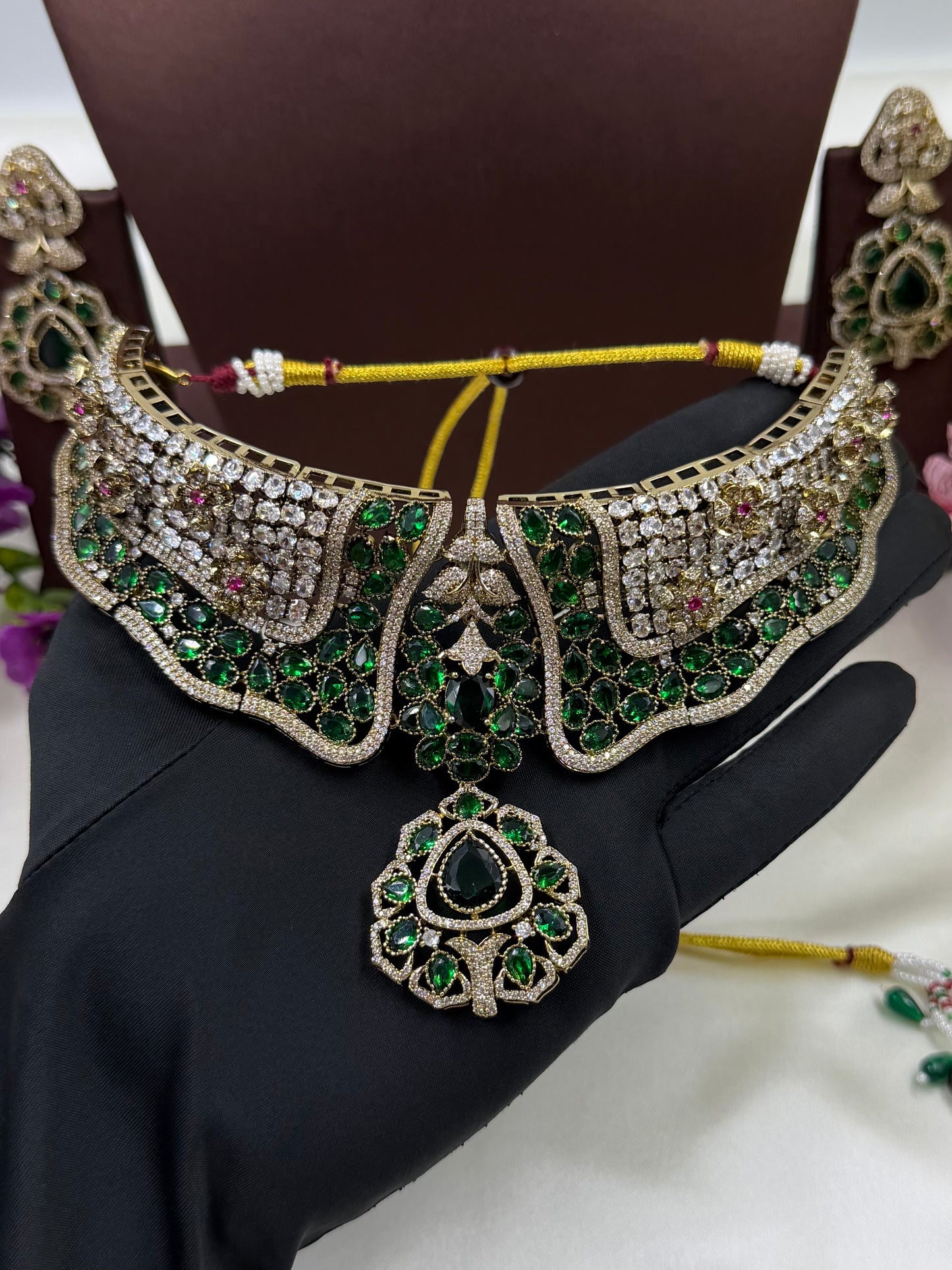 Haya Victorian Choker Necklace Set