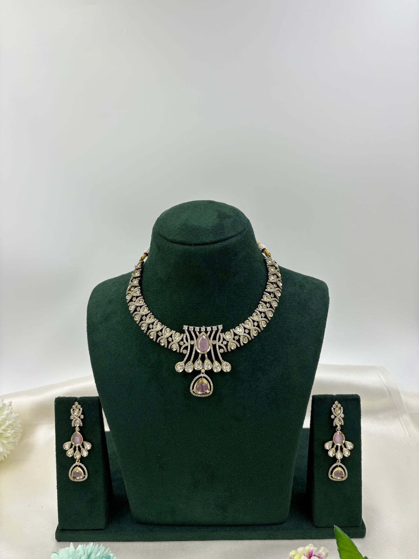 LORA VICTORIAN MOISSANITE KUNDAN NECKLACE