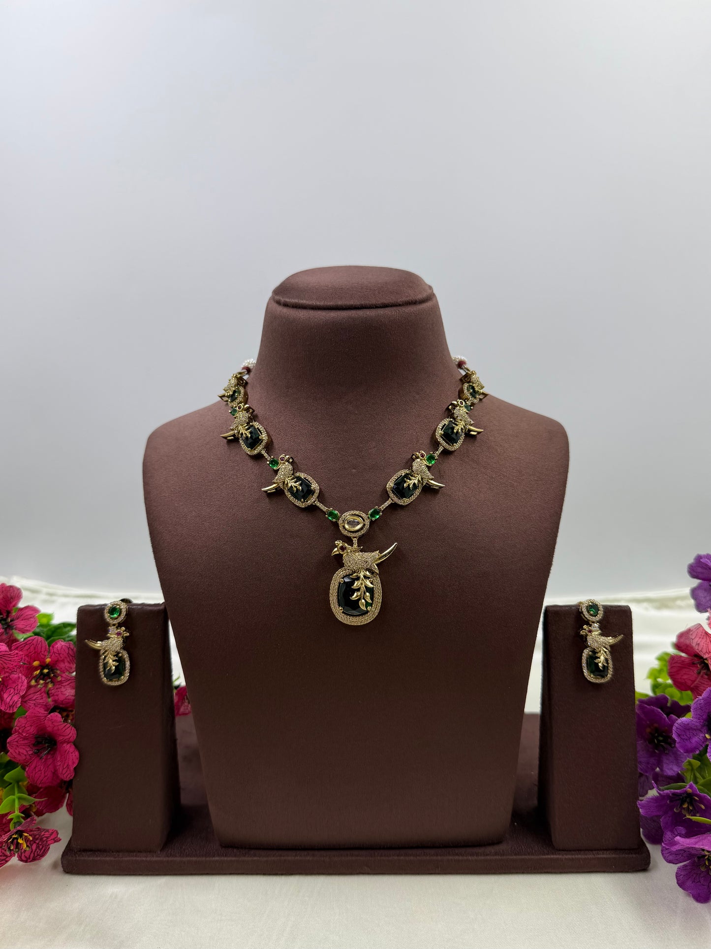 Arya Victorian Delicate Necklace