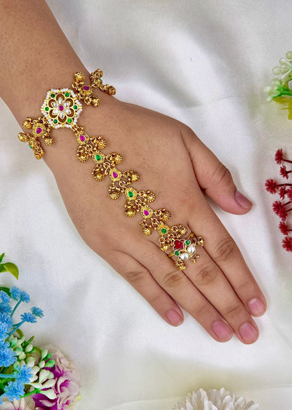 Latika Pachi Kundan Hath Panja (One Pis)