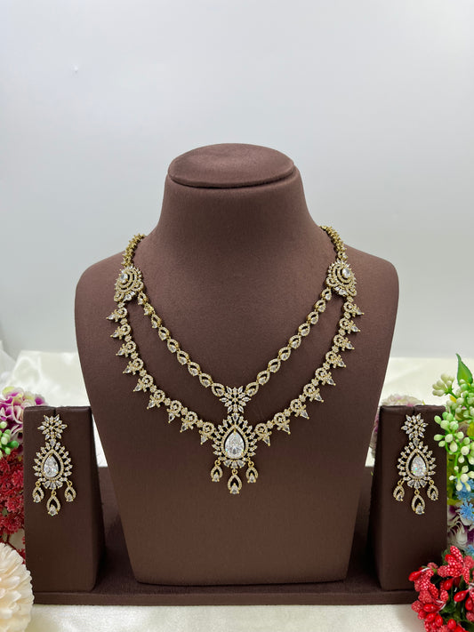 Double layering Victoria Necklace
