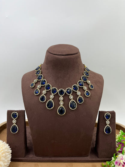 Droplet layering Victorian Neckless