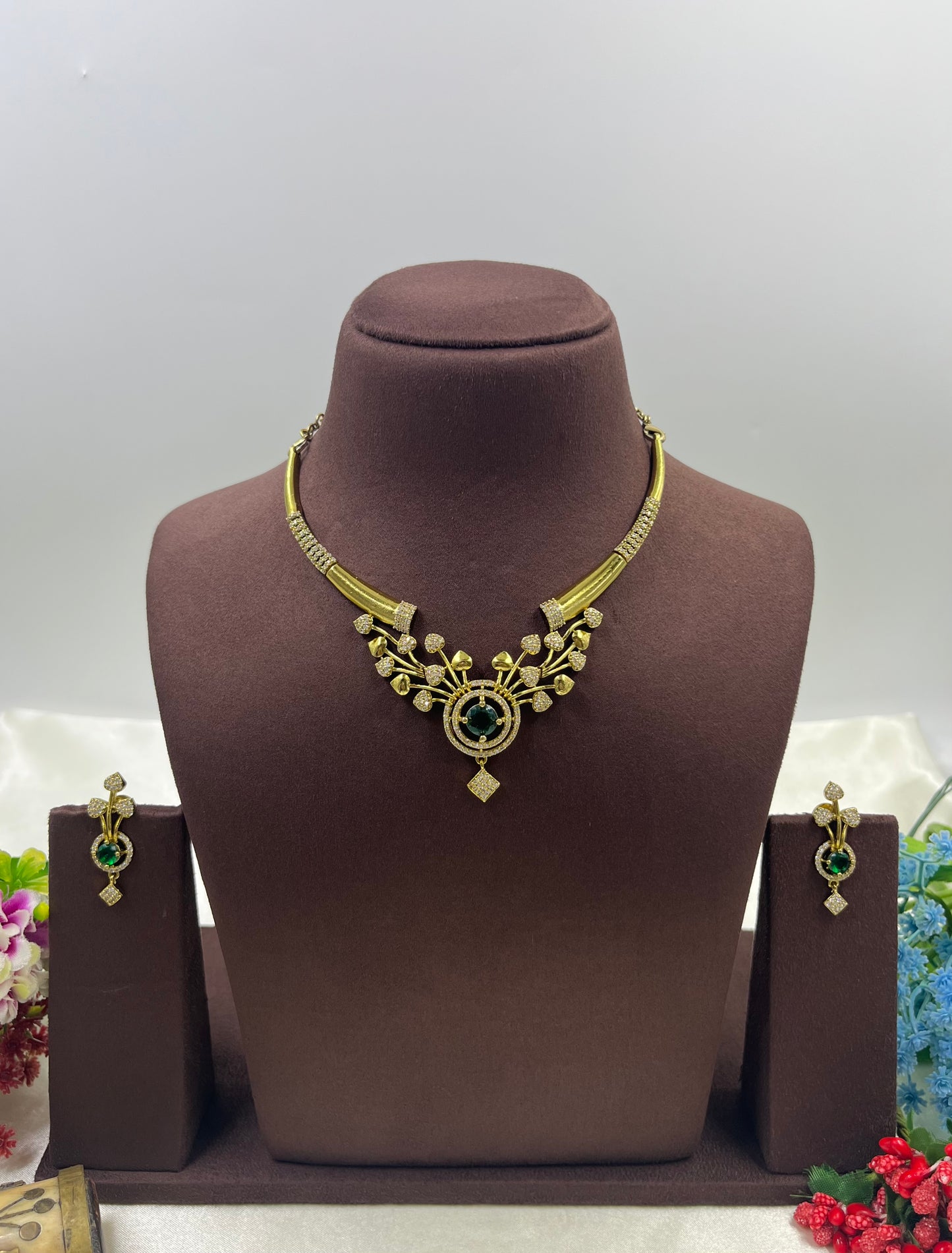 Arpita Traditional Victorian Hasli Necklace