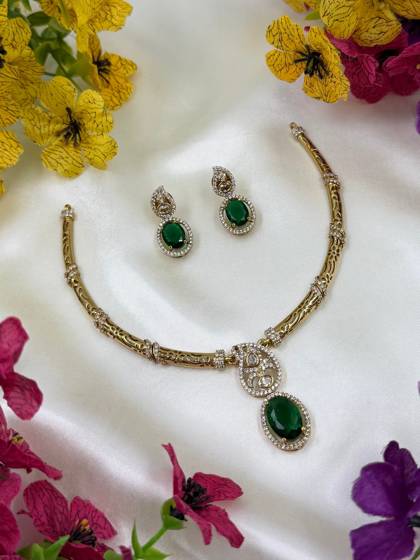 Kamya Victorian Hasli Necklace