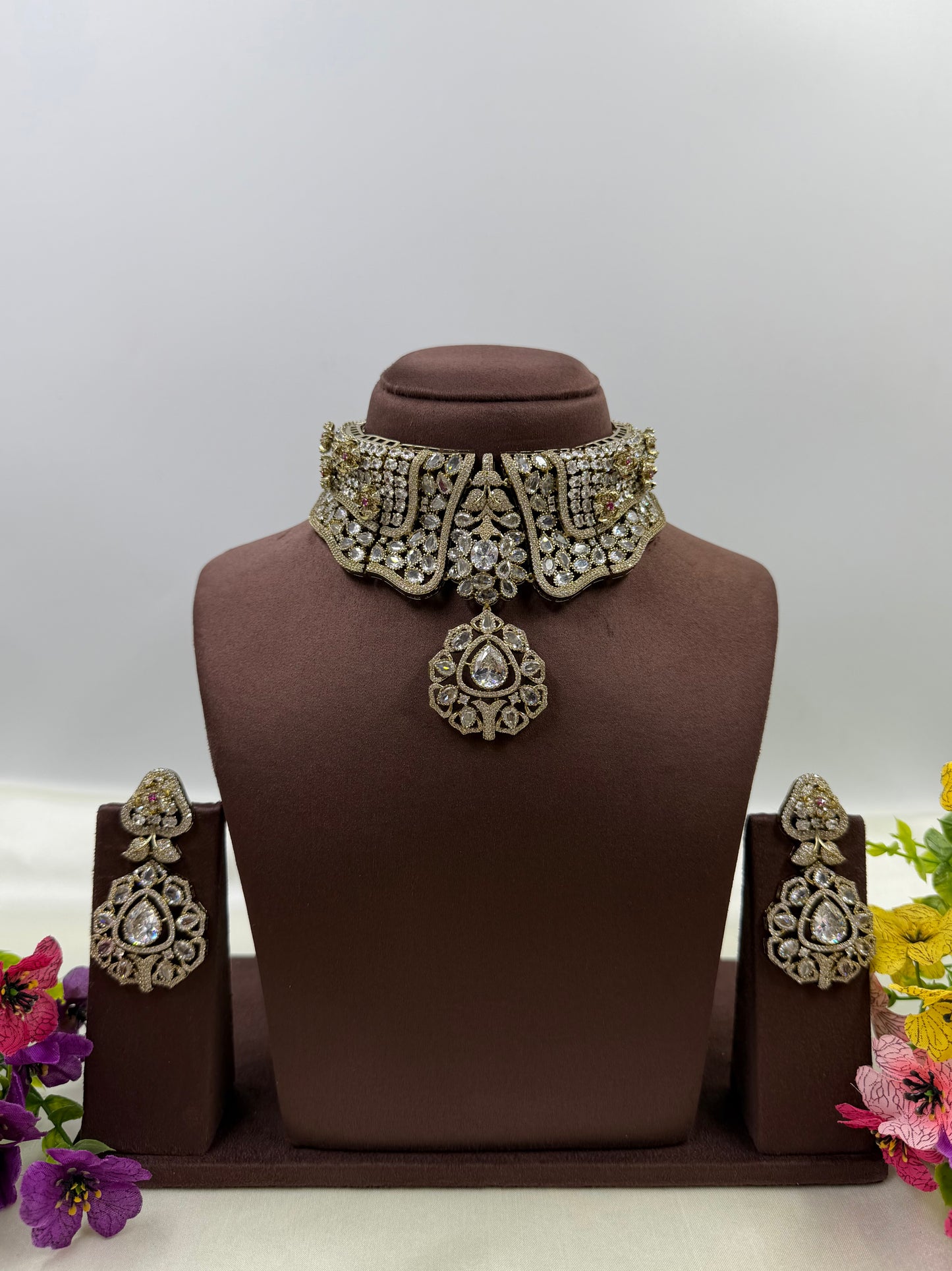 Haya Victorian Choker Necklace Set