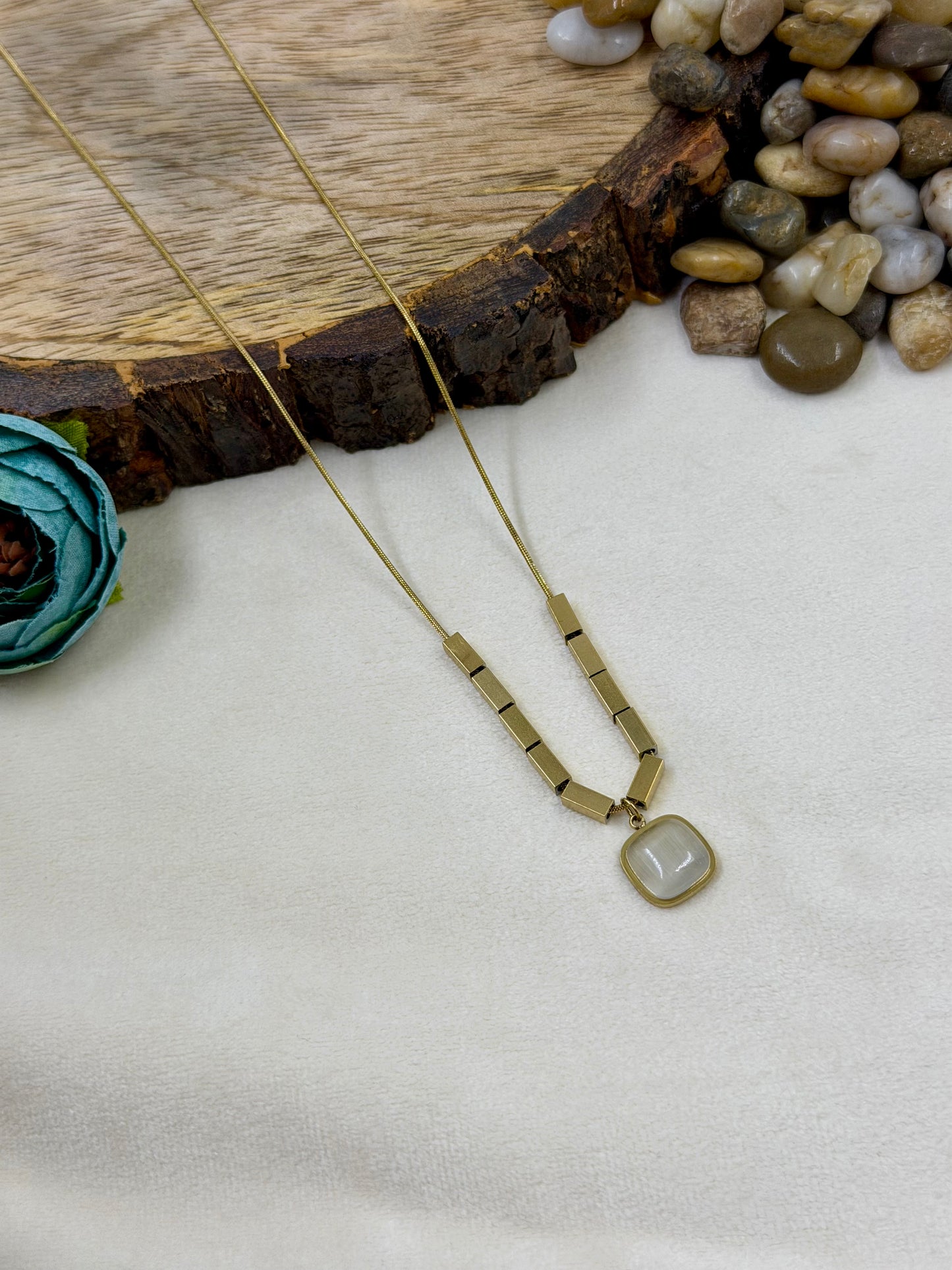 Geometric Bar Gold Chain