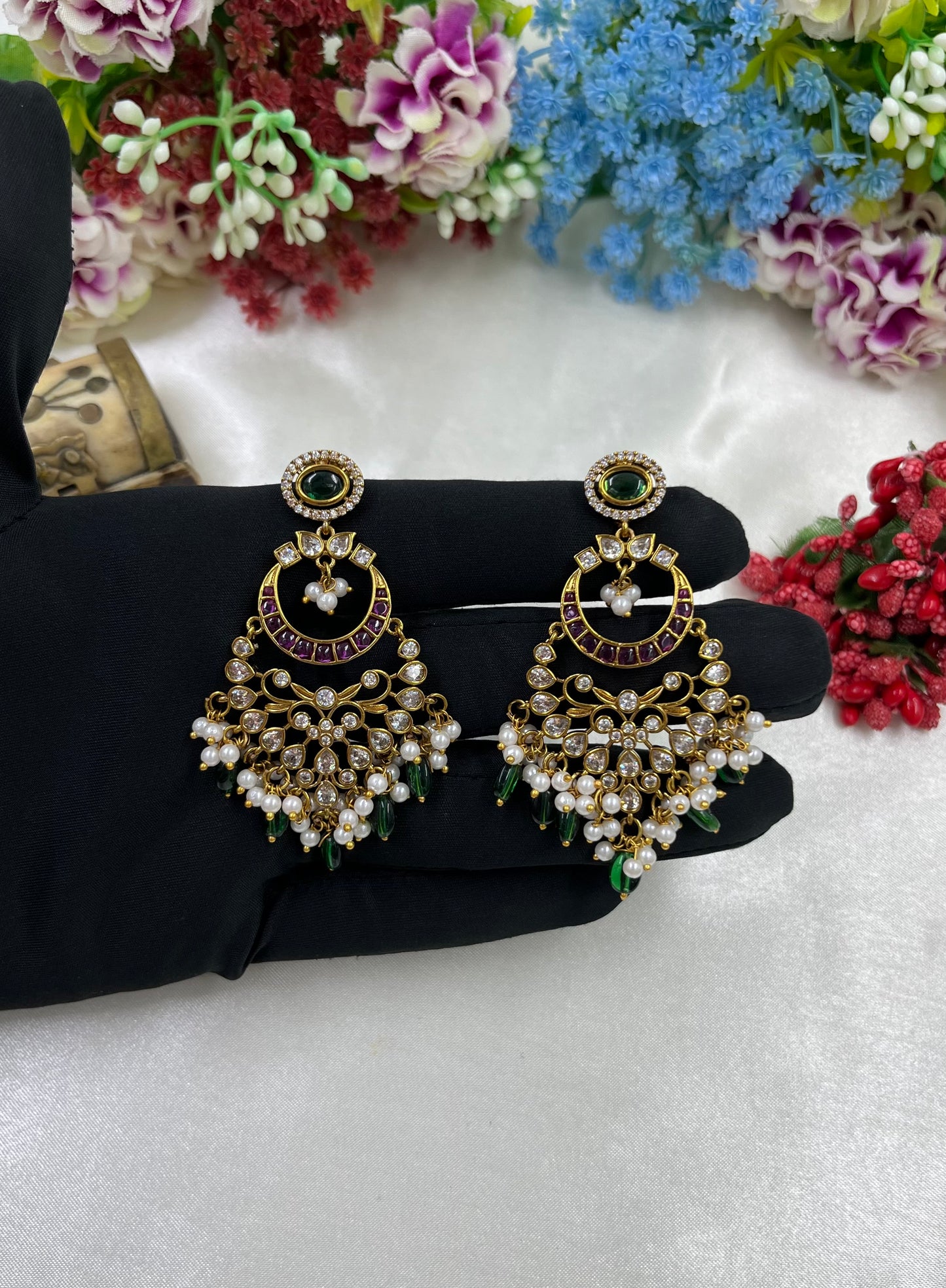 Niki Victorian Earing