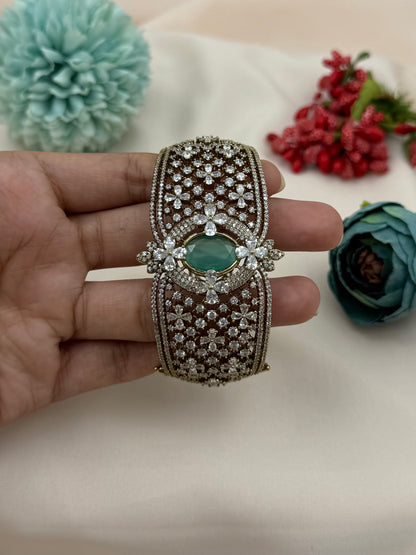 Phoebe Premium Victorian Bracelet (Openable)