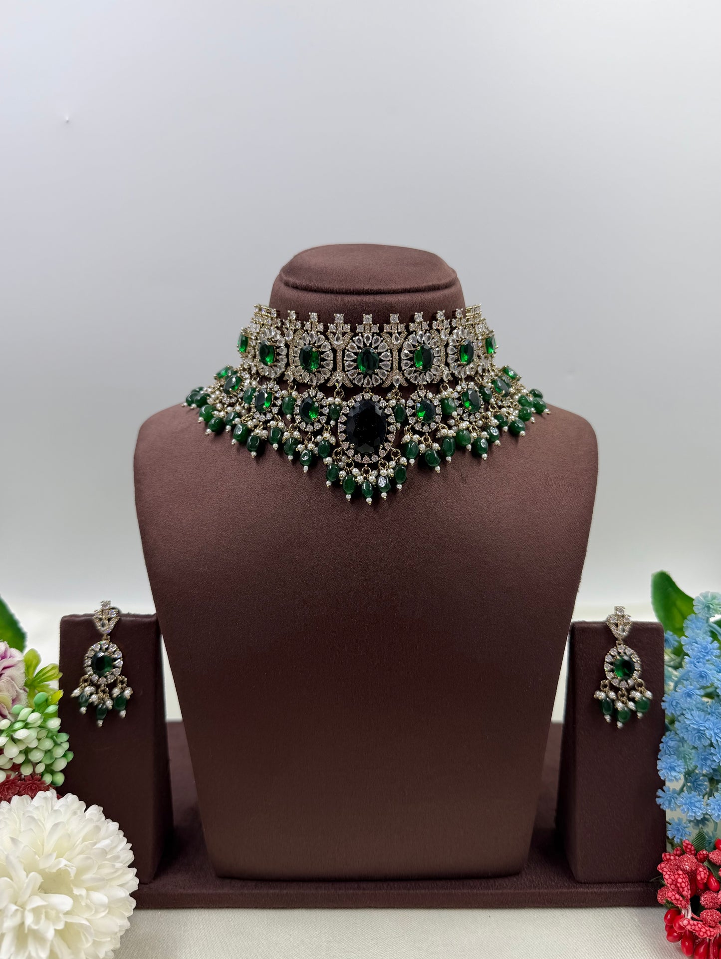 Samiksha Victorian Choker Necklace Set