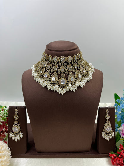 Elysian Shine Victorian Necklace Set