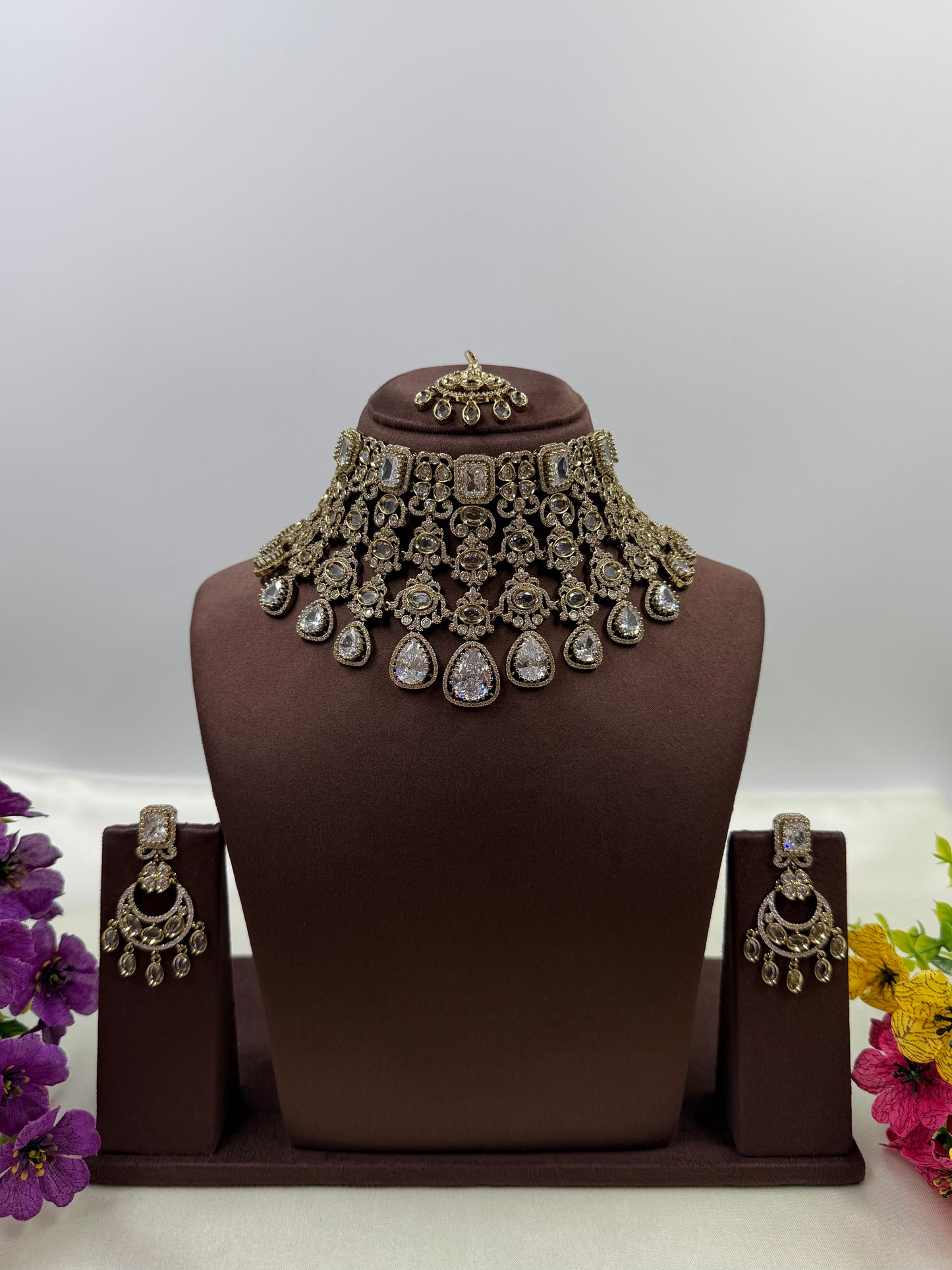 Dhara Victorian Choker Necklace