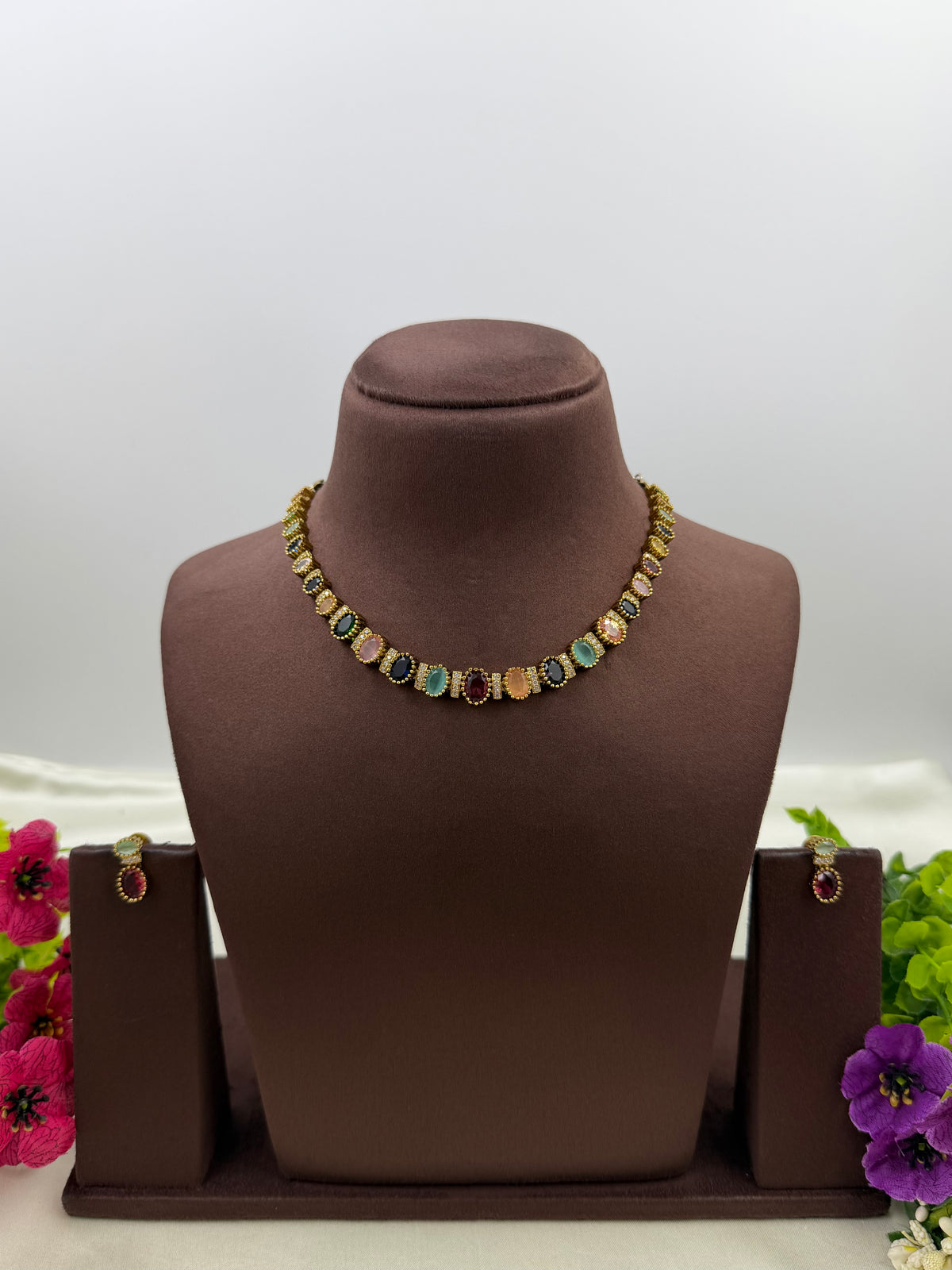 Suchita Premium Victorian Delicate Necklace Set