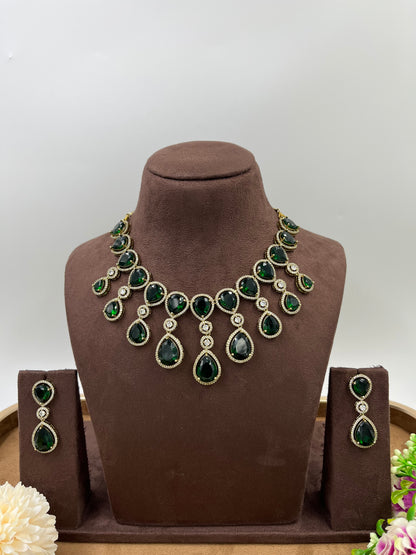 Droplet layering Victorian Neckless