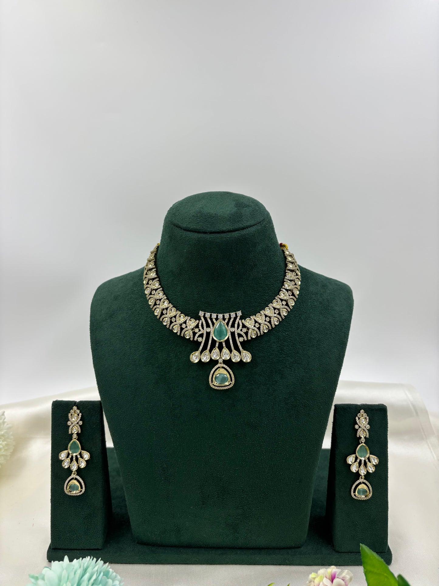 LORA VICTORIAN MOISSANITE KUNDAN NECKLACE
