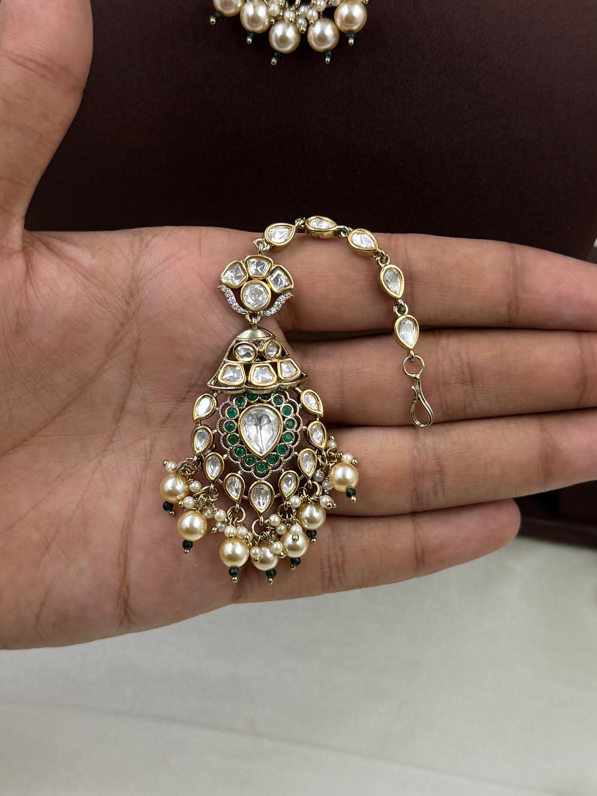 Vamika Choker Victorian Set