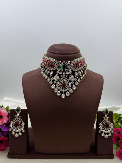 Oviya Victorian Choker Necklace Set